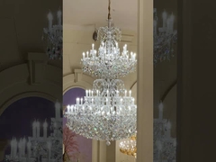 Kronleuchter für zweistöckige Foyer