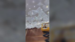 Maßgeschneiderte Hotel-Lobby, dekorative Glas-Pendelleuchte, moderne LED-Deckenleuchte