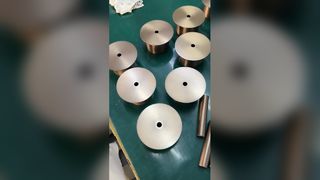 Benutzerdefinierte runde Alabaster-Kugeltreppe, dekorativer Kronleuchter, natürlicher Marmor-LED-Kronleuchter