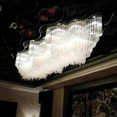 Christall-Lobby-Kronleuchter auf Maß Große Hotellobby Bankettsaal Kunstkronleuchter nicht-standardtechnische Glastreppe Kronleuchter Hochzeitssaal Beleuchtung Kristalllicht Luxusdecke