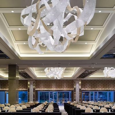 Custom-Projekt Deckenleuchter Edelstahlband Großes Clubsaal Zentrum Dekoration Leuchter Techniklampe