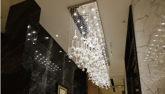 Custom Hotel Lobby Kronleuchter Blütenblätter Anhänger Rechteck Kristallstring Creative LED Kristall Decken Kronleuchter