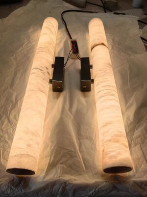 Moderne Schlafzimmer Bettgelenk Gold und Schwarz Led Wandlicht Spanischer Naturalabaster