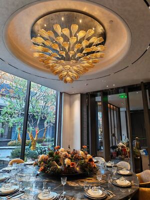 Kreativer Designer Licht Luxushotel Lobby Loft Villa Wohnzimmer Blütenklößeltreppe Custom Kronleuchter Warm weiß zeitgenössisch